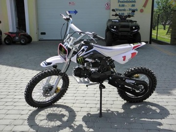 ПЛАСТИКОВЫЙ БАК ОРАНЖЕВЫЙ ЛЕВЫЙ КРЕСТ 110-125CC