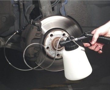 КОМПЛЕКТ ДЛЯ ПРОКАЧКИ ТОРМОЗОВ ДЛЯ ЗАМЕНЫ ТОРМОЗНОЙ ЖИДКОСТИ В КОМПРЕССОРЕ