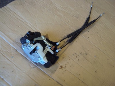 ZAMEK DRZWI PRAWY PRZÓD MITSUBISHI COLT 03-@