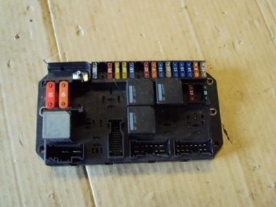 Коробка запобіжників range rover vogue фото №1