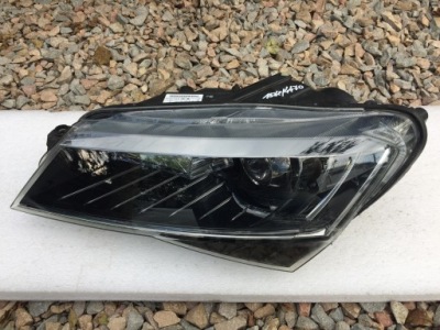 Skoda superb 3 3v левая лампа перед ксенон 2015- фото №1