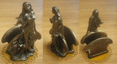 serwetnik z figurką kobiety