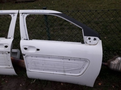 Дверь передние правое citroen c4 cactus фото №1