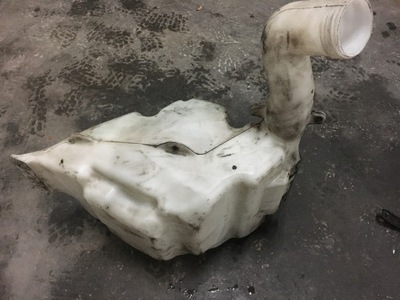 Scania r бак омивача фото №1