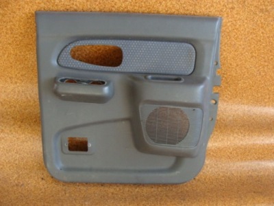 Mitsubishi l200 04r обшивка двері задня правий фото №1