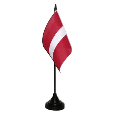 Flaga na biurko Łotwa 10x15 cm Stojak 30 cm Flagi Łotwy