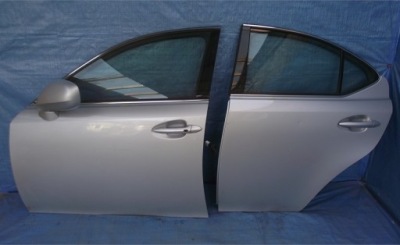 Lexus is220 дверь левое  задняя левое задняя коплектная фото №1