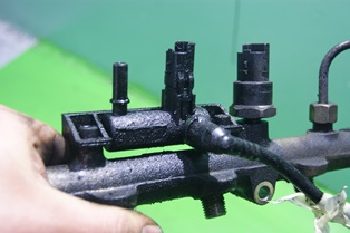 C8 ulysse hdi датчик тиску пального фото №1