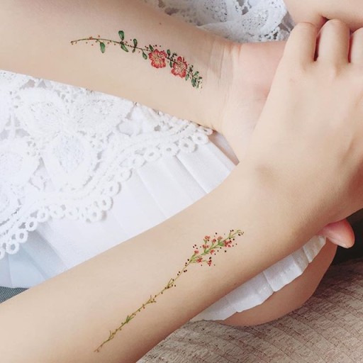 Тату цветок на бумаге в стиле Vintage Flower