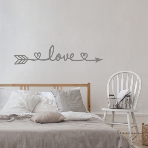 Наклейка на стену LOVE стрелка любовь цитата