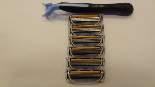 18 шт. вставки Gillette Blue 3 Sensor Excel + БЕСПЛАТНО