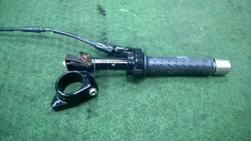 CLIP ON KIEROWNICA PRAWA TRIUMPH SPEED FOUR 04r