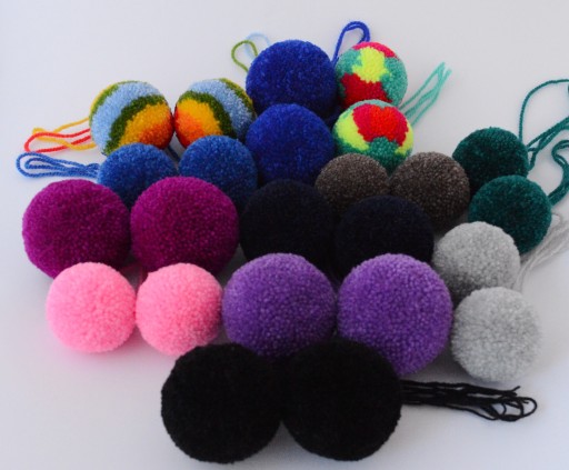 Pompony Kulki Akryl 3 cm Zestaw 50 Sztuk Buty Pompon