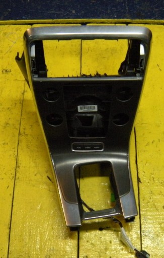 PANEL ŚRODKOWY KONSOLI VOLVO S60 V60 LHD EUROPA