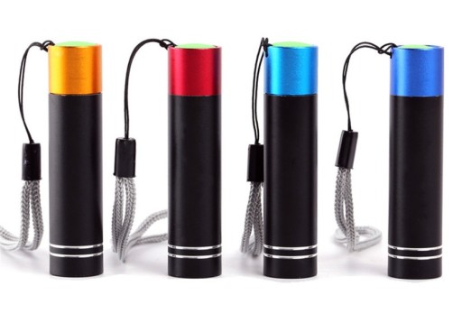 LATARKA LED KIESZONKOWA EDC SMYCZKA + BATERIA AA