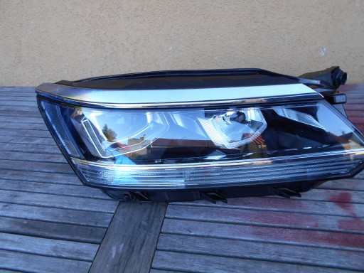 LAMPA XENON REFLEKTOR VW PASSAT B8 USA 56D941752B