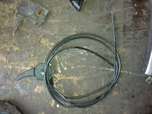 Трос открытия капота Mercedes R129 SL W-wa