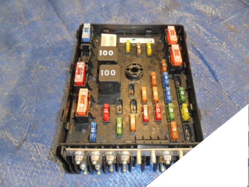 VW PASSAT B7 електрична коробка 3c0937125