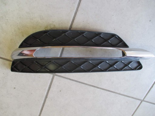 right grid of a bumper MERCEDES C-KLASA W 204 LIFT