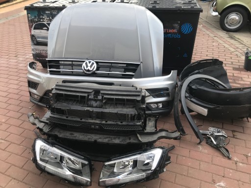 Przód Tiguan R line - VW TIGUAN II 15-19 фонарь переднего капота, бампера, решетка крыла