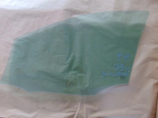 Переднє праве скло MERCEDES B Class W245 2009