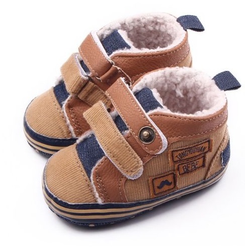 Дитяче взуття.Колір коричневий розмір 18.5