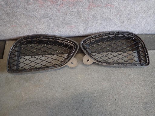 grid of a bumper right left MERCEDES GT AMG W190
