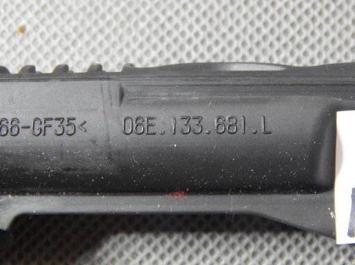 AUDI A8 D4 4H Rampe injection 06E133681L