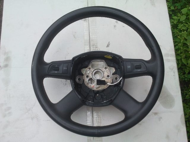 AUDI A4 B7 8E0 A6 C6 4FO STEERING WHEEL FOUR-SPOKE photo 1 - milautoparts-fr.ukrlive.com