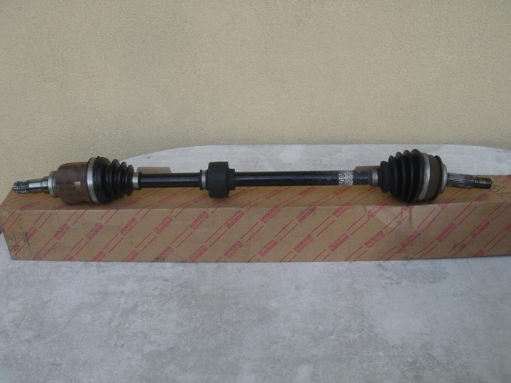 HALF-AXLE RIGHT TOYOTA YARIS II 1,4 D4D 2008R photo 1 - milautoparts-fr.ukrlive.com