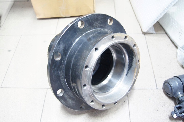 RENAULT HUB WHEELS REAR 7482421476 WITH , 19.5 INTEGRAL photo 2 - milautoparts-fr.ukrlive.com