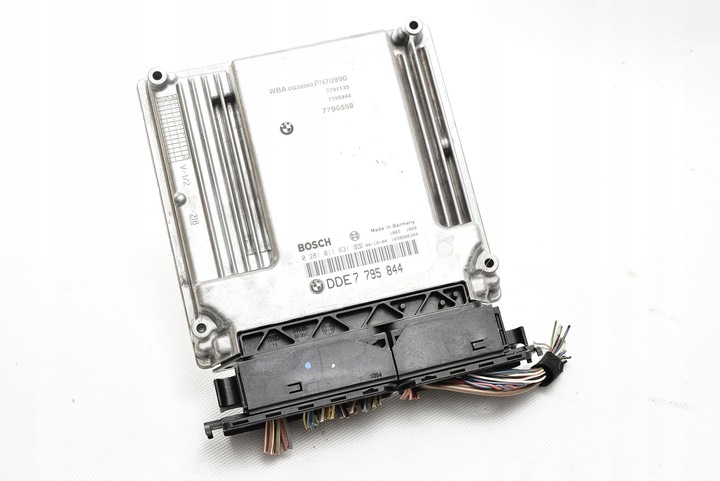 Блок управления bmw e87 e90 1.8 0281011631 dde 7795844, Цена