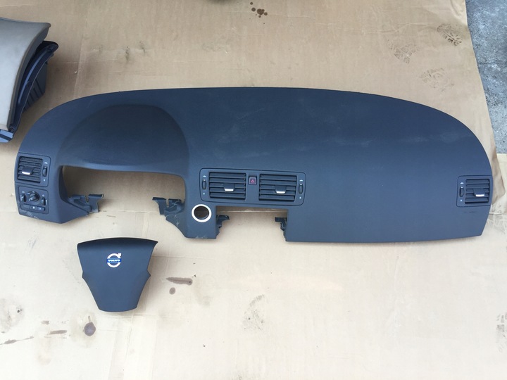 Торпедо консоль volvo c30 c70 s40 v50 airbag рестайлинг 07, Цена