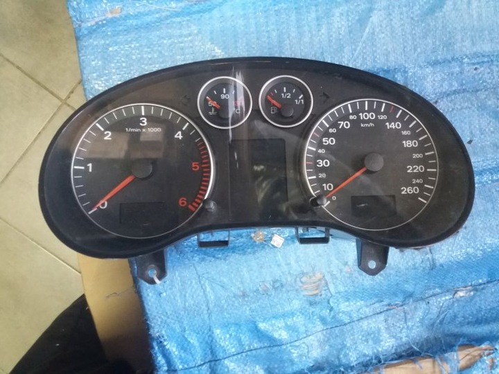 Часы щитки приборов audi a3 8p0920930r, Цена
