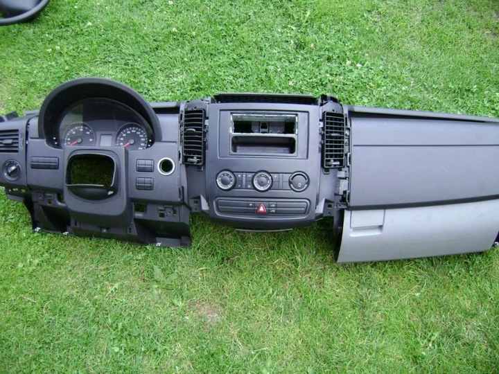 фото №1, Панель роздавальна ,консоль vw crafter sprinter 906