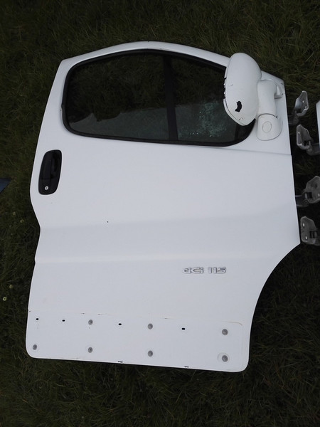 фото №8, Дверь перед trafic vivaro primastar 01-14 белый