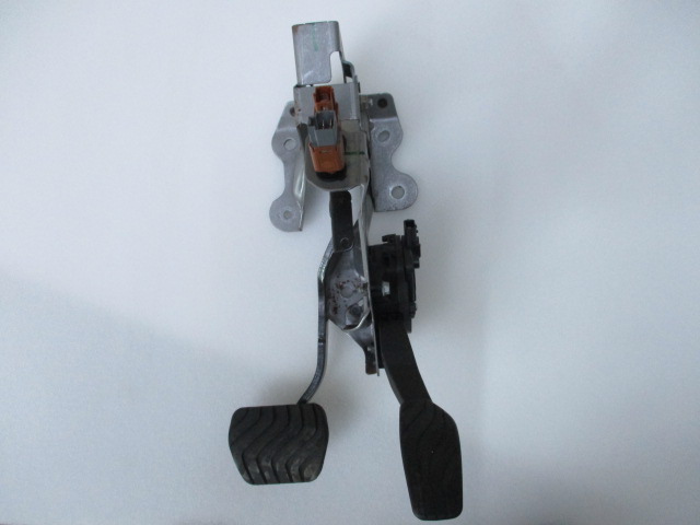 фото №1, Педаль тормоза qashqai j11 1,2 turbo автомат 2016