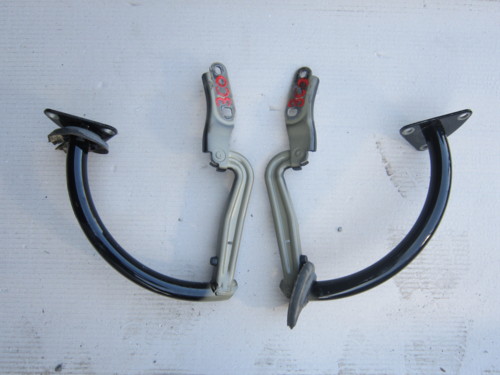 фото №1, Петля петли крышки задней vw passat b6 3c0