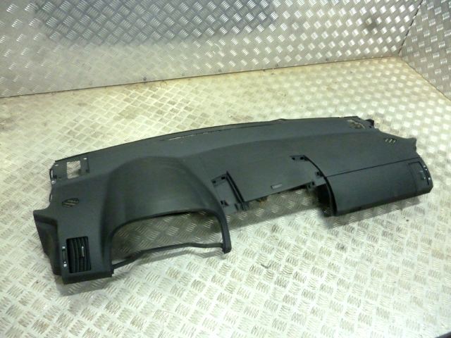 фото №1, Консоль панель corolla verso 2004-2008