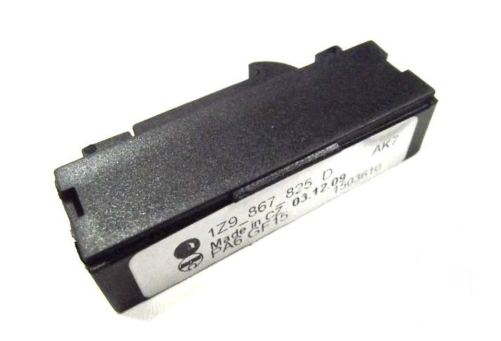 фото №1, Тримач замок ролети багажника 1z9867825d skoda vw