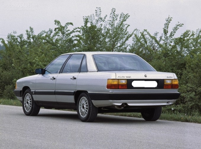 фото №11, Фара зад задня права w крило audi 100 c3 83-88