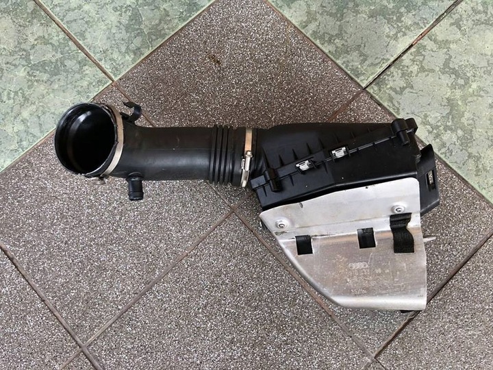 фото №1, Audi rs5 4.2 v8 корпус фильтра воздуха труба