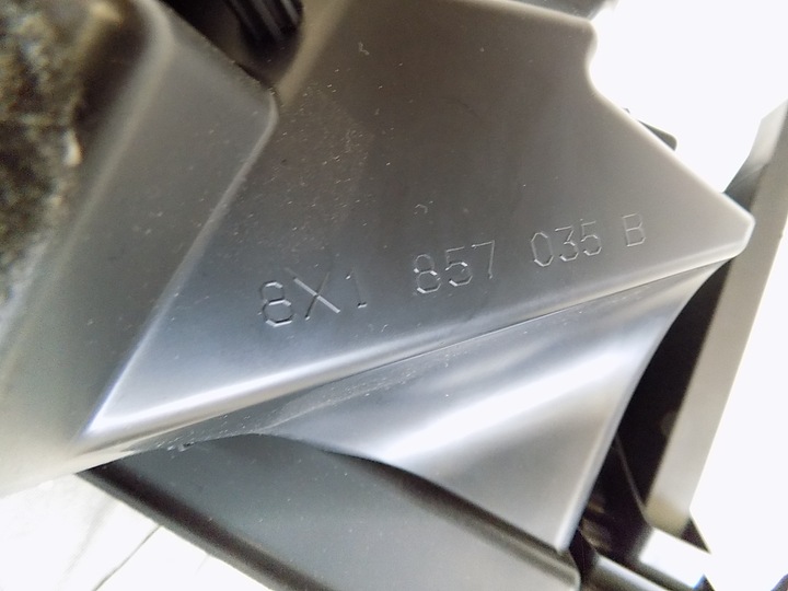 фото №4, Бардачок пасажира - audi a1 8x0 10-14