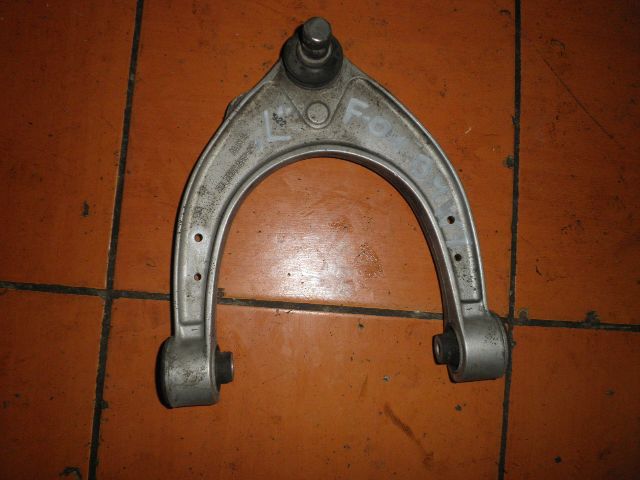 rameno horny levý BMW-7 F01 F-01 F 01
