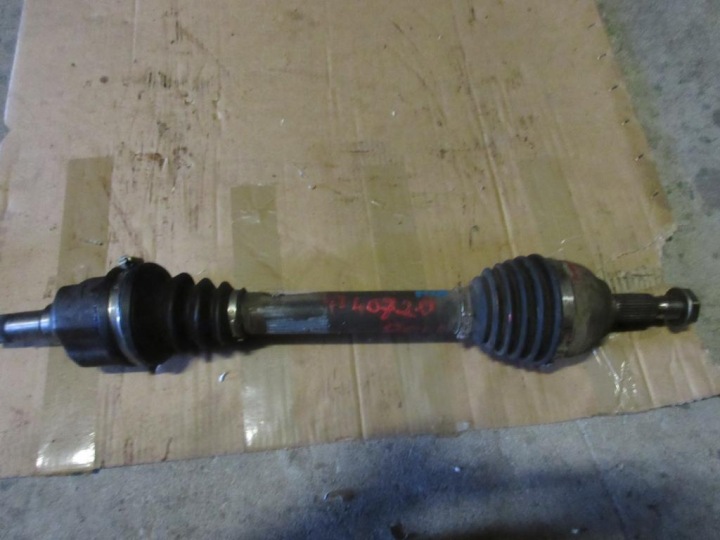 poluosovina PEUGEOT 407 2,0 HDI lijeva