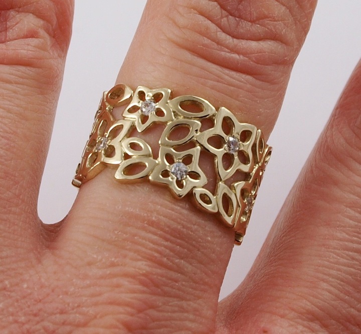 Ажурные золотые кольца. Золотое кольцо Кружевница. Ажурное кольцо. Ажурное золотое кольцо. Широкое ажурное кольцо из золота.