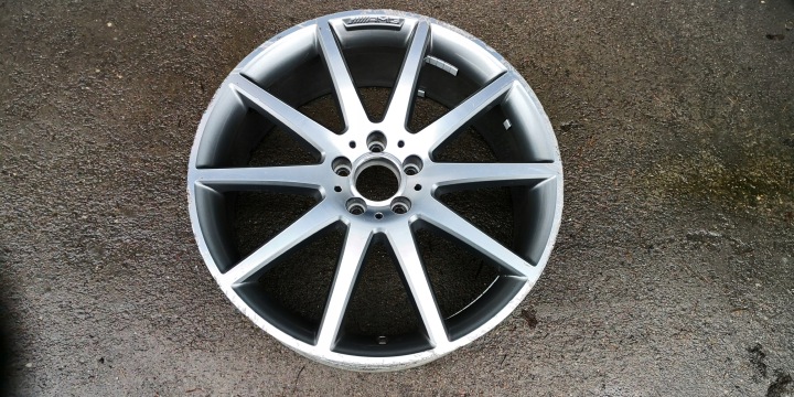 MERCEDES GLA A156 W156 AMG CERCHIO 20 CALI ET43,5