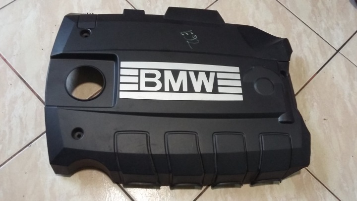 cover upper of the engine BMW 3 E92 2.0 B 320i 2011 r