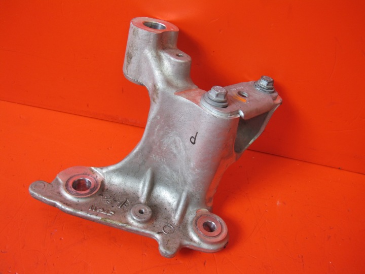 MEGANE 4 IV holder of the stabilizer right front 548500910R