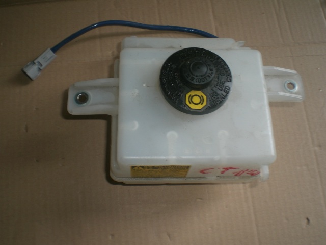 Behälter des Gasses Brems- LEXUS CT AURIS II 4722076010